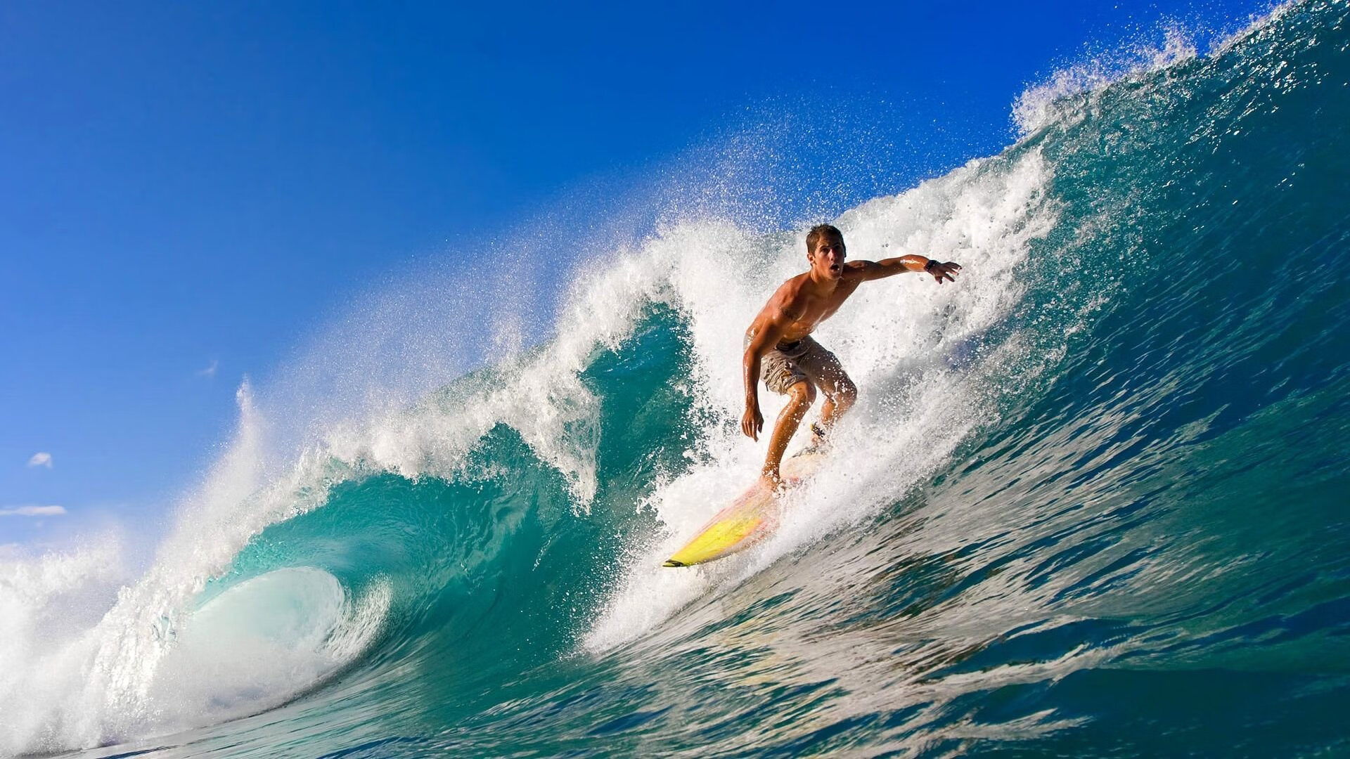 “沙滩手球赛场激烈交锋，天府新区热力四射”