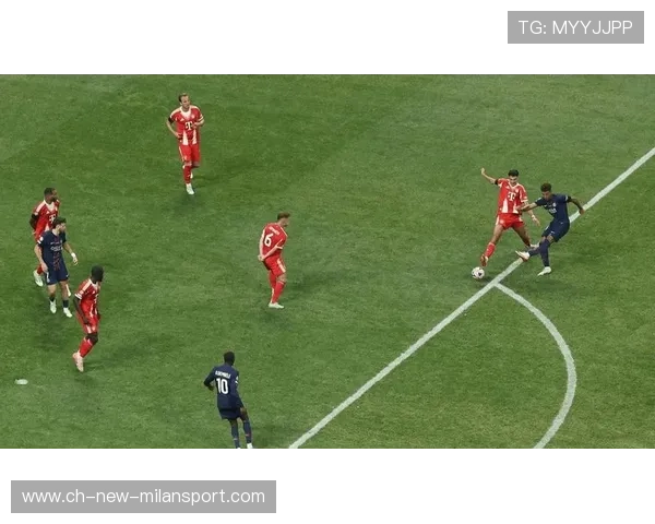 凯恩定位球中路倒地扫射得手，拜仁巩固优势